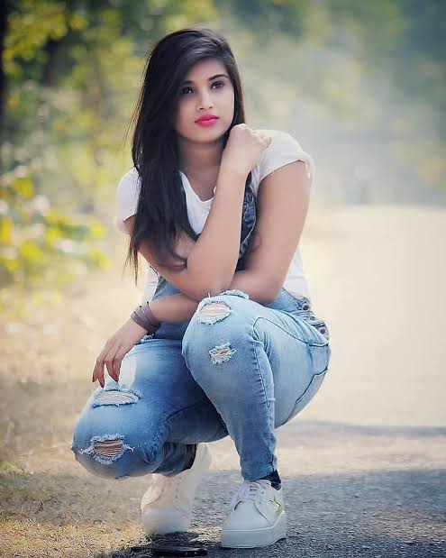 images 2023 05 27T115901.874 - https://visiontechindia.com/wp-content/uploads/2023/05/cute-simple-girl-pic.jpg