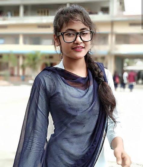 images 2023 05 27T120019.556 - https://visiontechindia.com/wp-content/uploads/2023/05/cute-simple-girl-pic.jpg