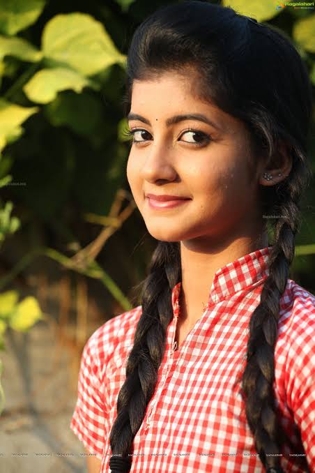 images 2023 05 27T120112.908 - https://visiontechindia.com/wp-content/uploads/2023/05/cute-simple-girl-pic.jpg